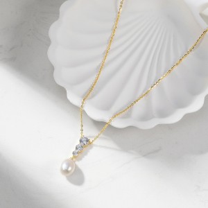 925 Sterling Silver Freshwater Pearl Zircon Drop Necklace 80500008