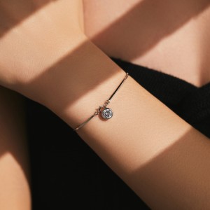925 Sterling Silver Sleek Snake Chain Solitaire Charm Bracelet 100100185