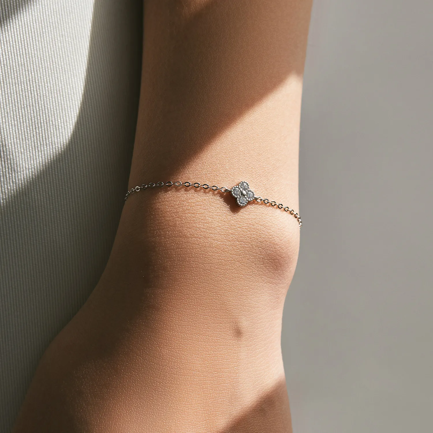 925 Sterling Silver Lucky Zirconia Clover Bracelet 100100189 - image1