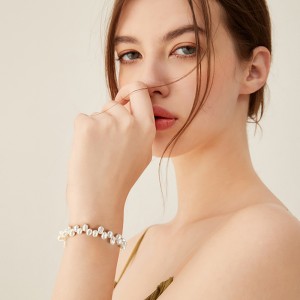 925 Sterling Silver Baroque Freshwater Pearl Bracelet 100500002