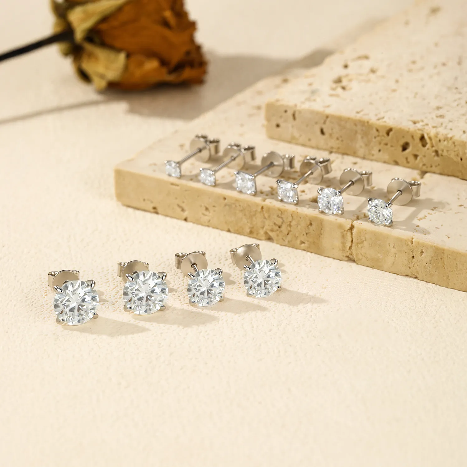 925 Sterling Silver Moissanite Stud Earring 110100006 - image1