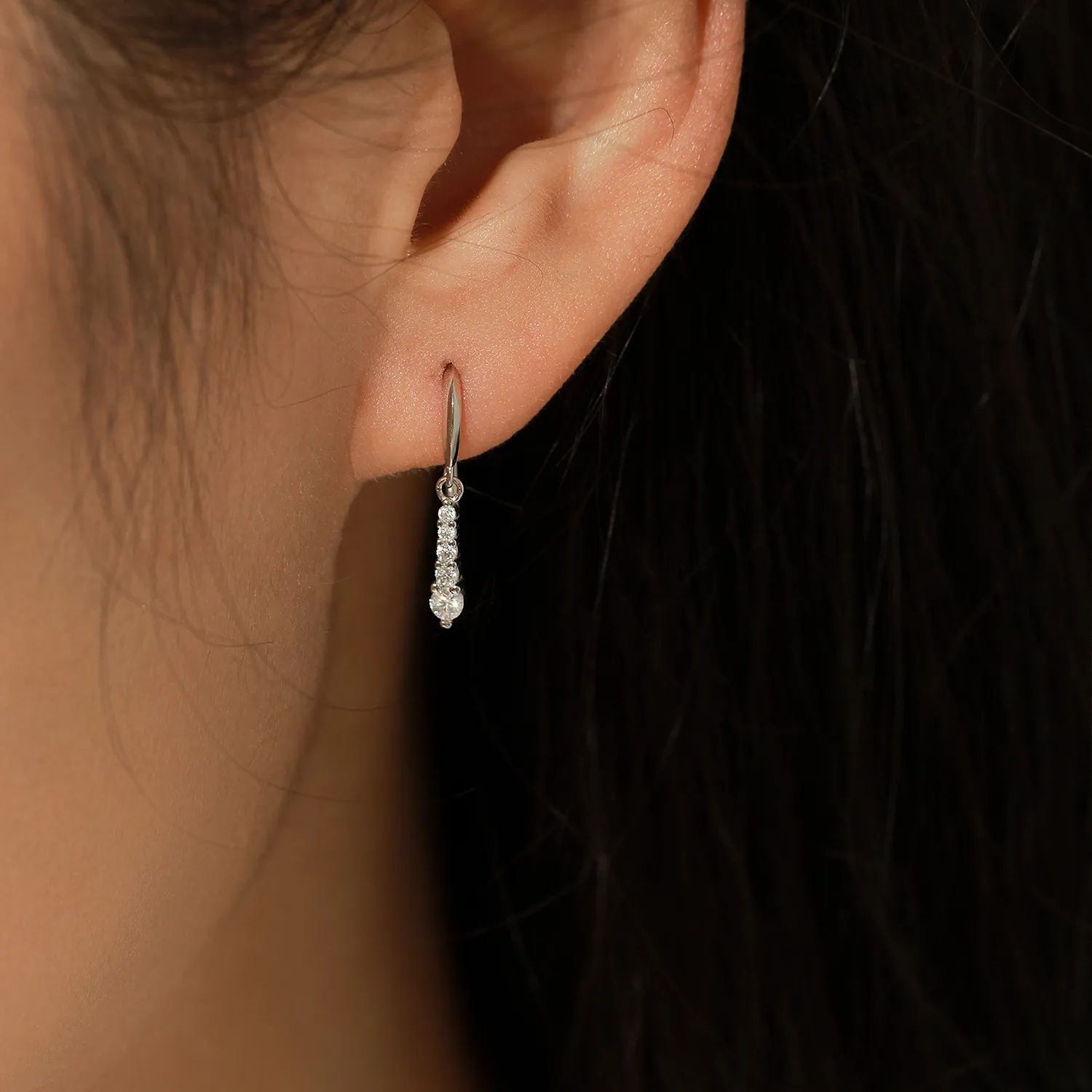 S925 Line Moissanite Dangle Earring 110100010 - image1