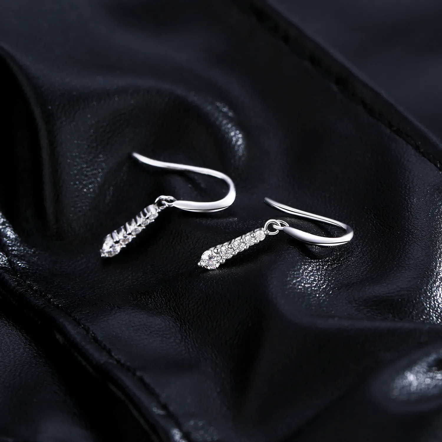 S925 Line Moissanite Dangle Earring 110100010 - image2