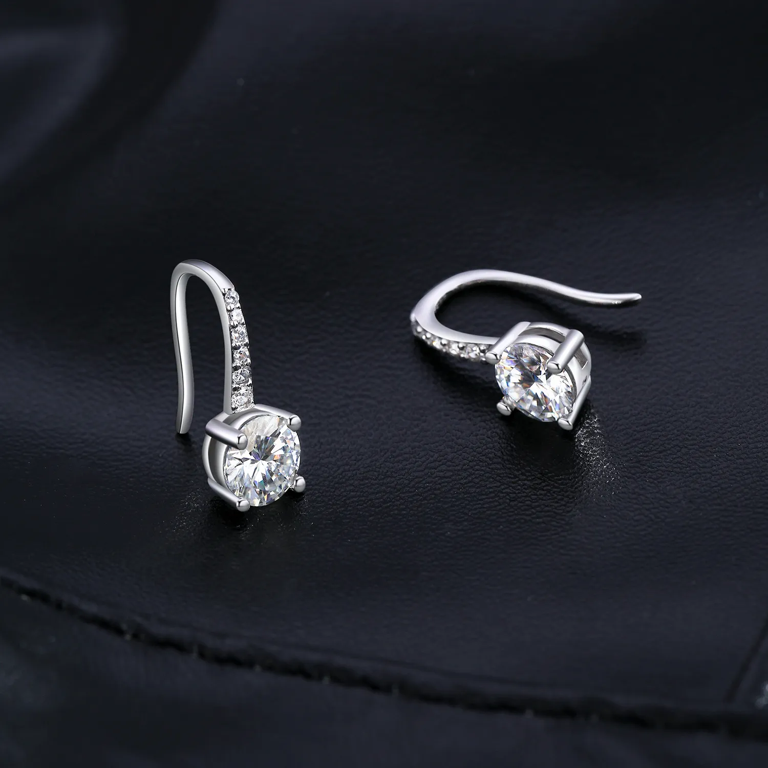 S925 Four Claws Moissanite Dangle Earring 110100011 - image2