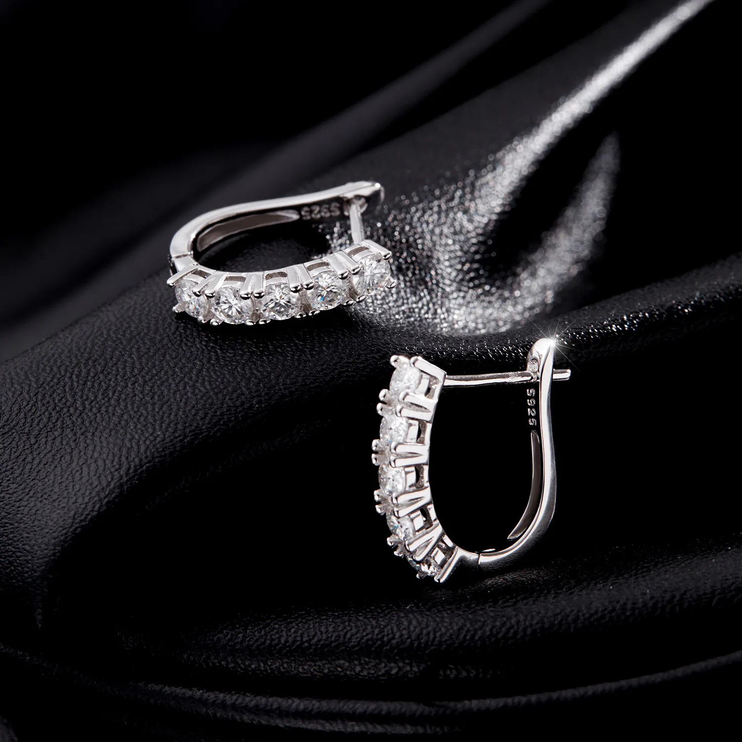 S925 Moissanite U Shape Hoop Earring 110100023 - image2