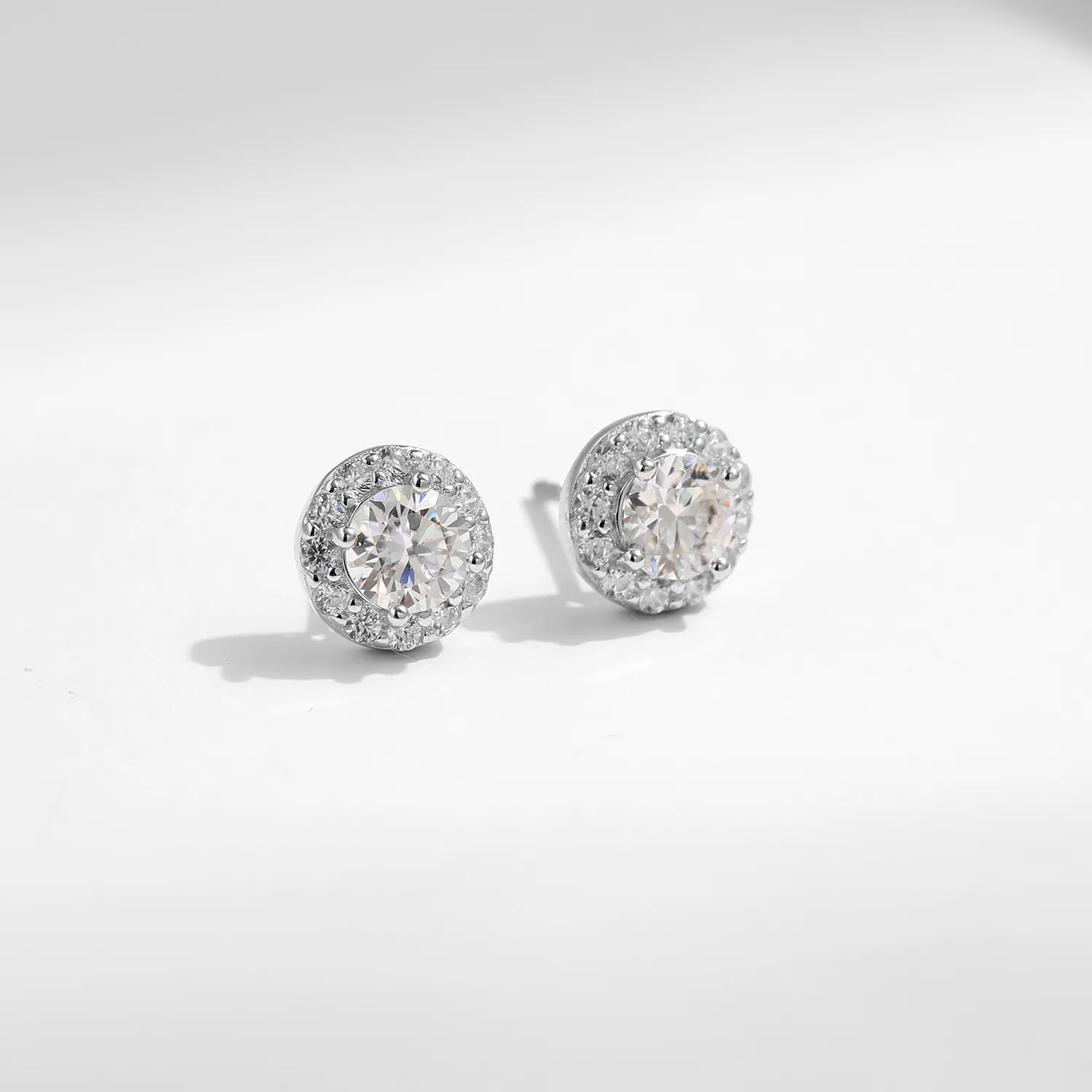 S925 Classical Moissanite Stud Earring 110100024 - image2