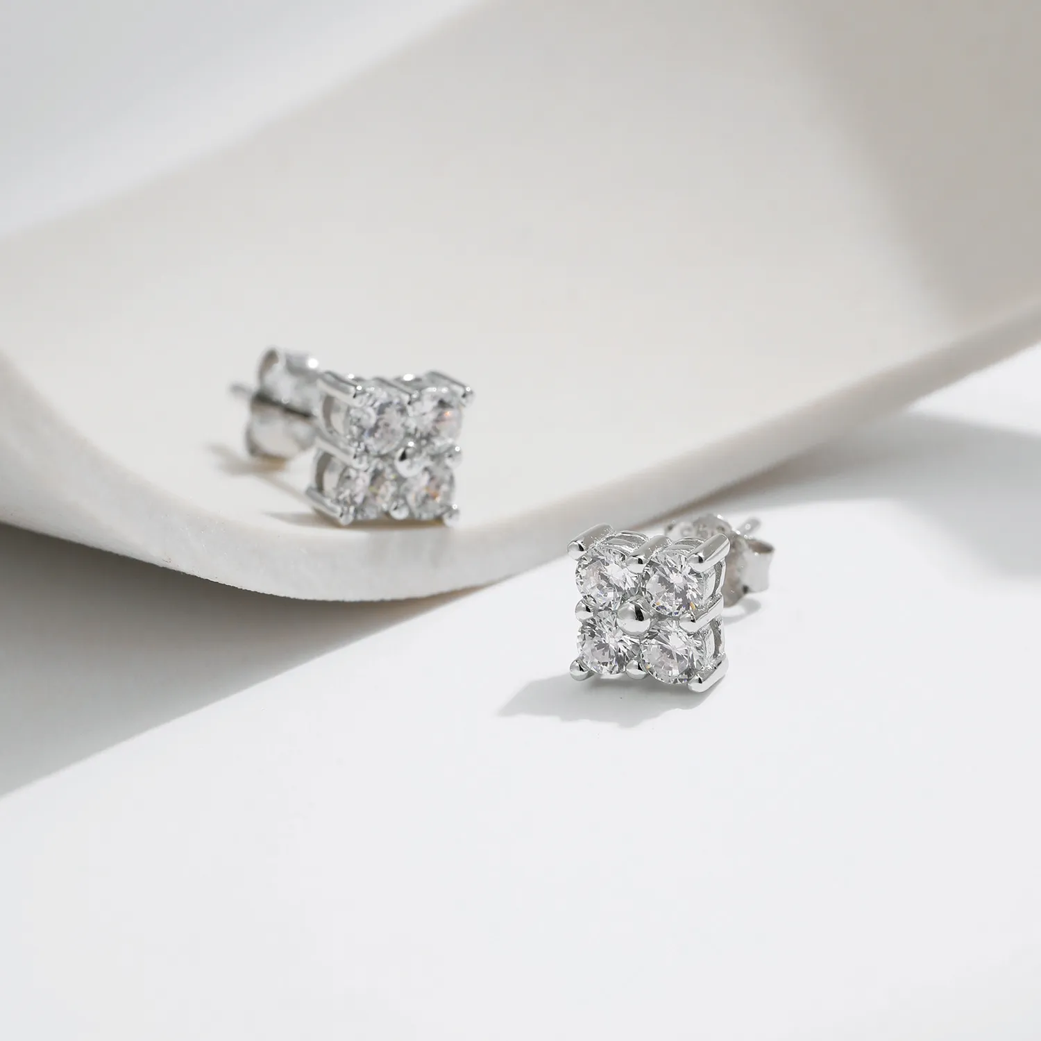 S925 Moissanite Flower Stud Earring 110100026 - image2
