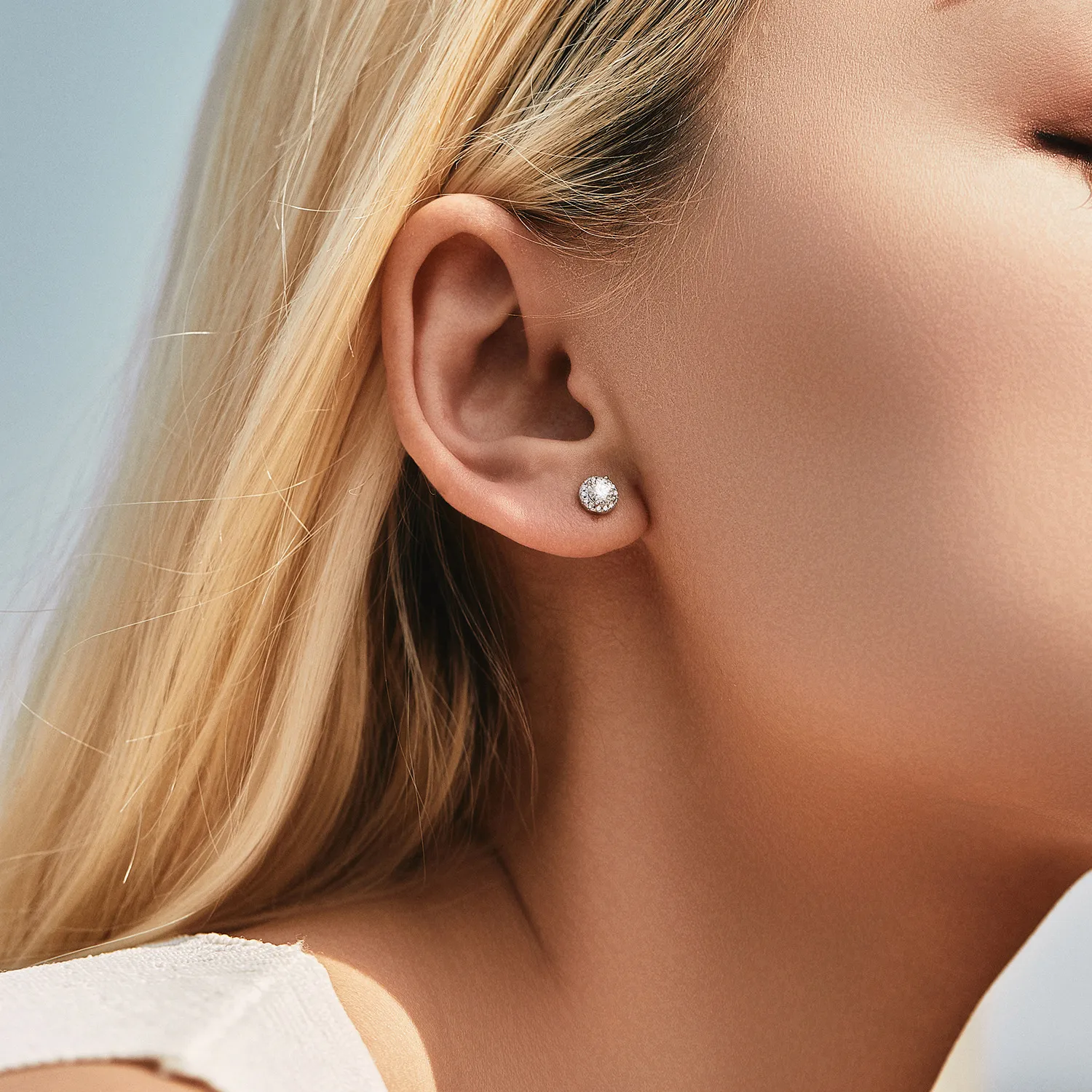 S925 Classical Moissanite Stud Earring 110100032 - image1