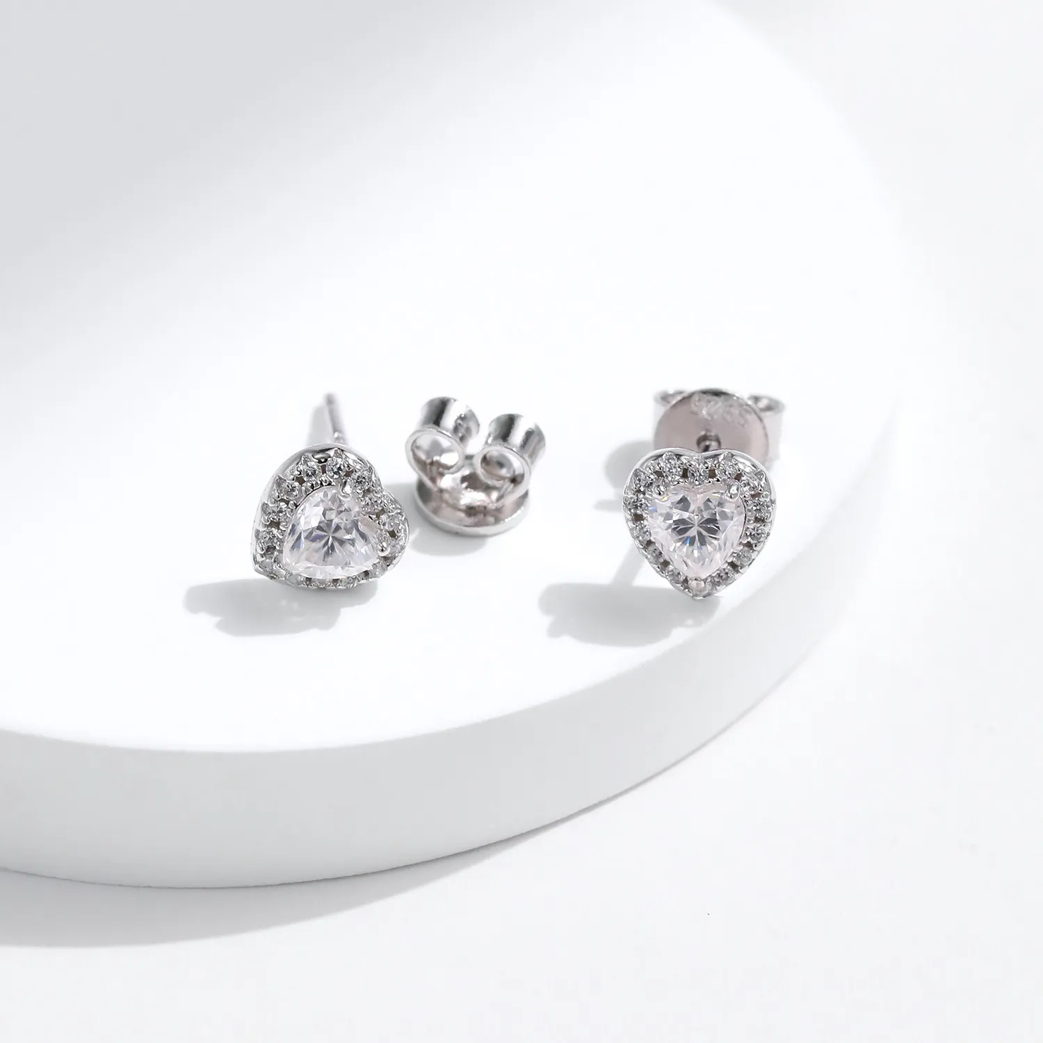 S925 Moissanite Heart Stud Earring 110100033 - image2
