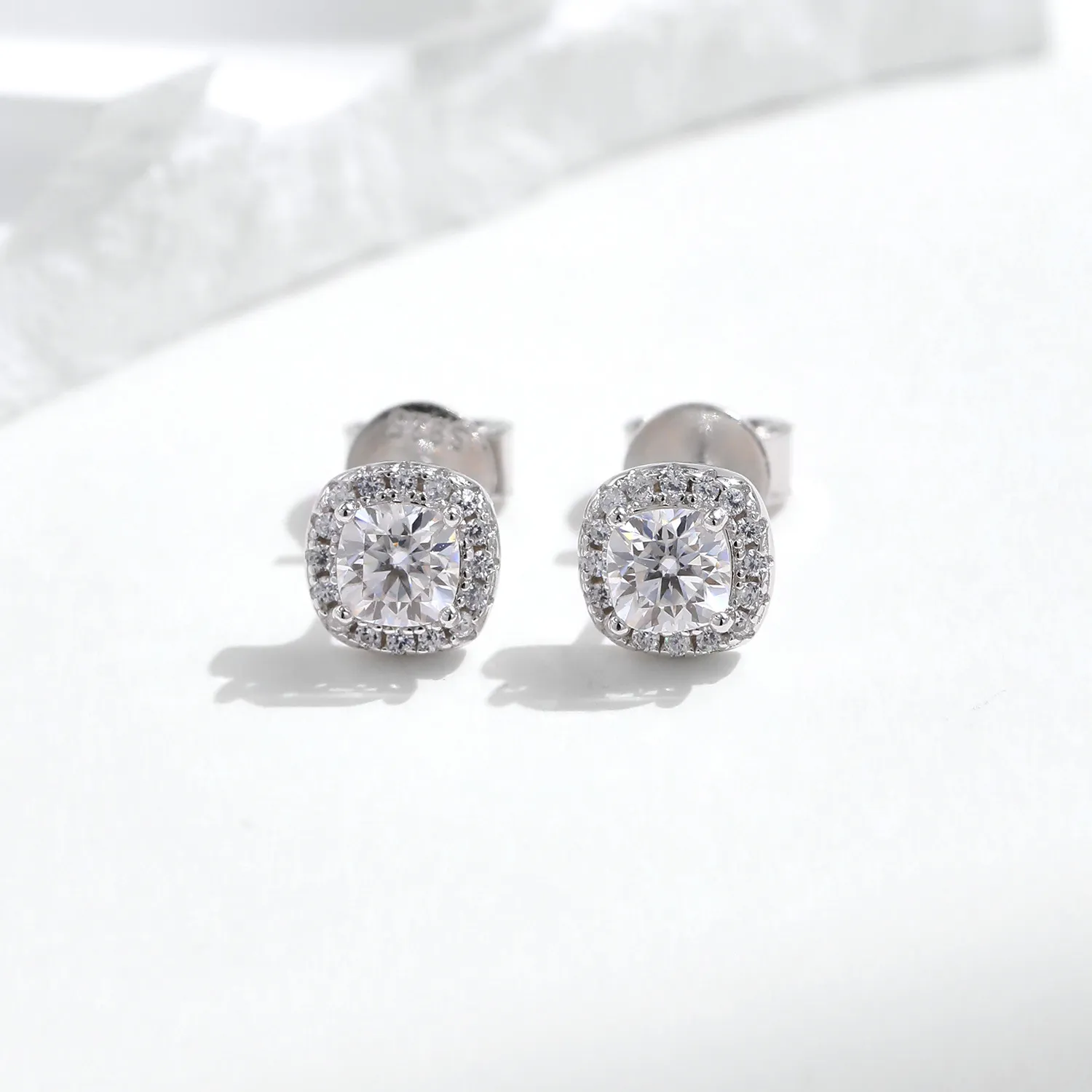S925 Classical Moissanite Stud Earring 110100035 - image2