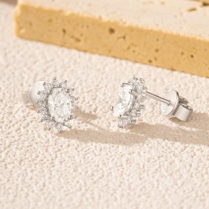 925 Sterling Silver Oval Halo Moissanite Stud Earring 110100046 925 Sterling Silver Oval Halo Moissanite Stud Earring 110100046