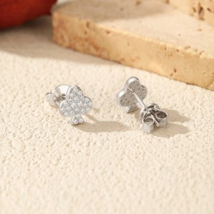 925 Sterling Silver Hip Hop Poker Flower Moissanite Stud Earrings 110100049 925 Sterling Silver Hip Hop Poker Flower Moissanite Stud Earrings 110100049
