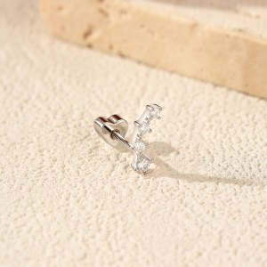 Wholesale 925 Sterling Silver Moissanite Curved Climber Cartilage Stud 110100089 Wholesale 925 Sterling Silver Moissanite Curved Climber Cartilage Stud 110100089