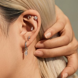 Wholesale 925 Sterling Silver Moissanite Crescent Moon Cartilage Stud 110100091