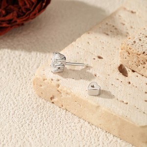 Wholesale 925 Sterling Silver Round Moissanite Crown Cartilage Stud 110100093 Wholesale 925 Sterling Silver Round Moissanite Crown Cartilage Stud 110100093