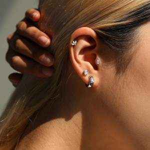 Wholesale 925 Sterling Silver Oval Moissanite Half Bezel Cartilage Stud110100094 Wholesale 925 Sterling Silver Oval Moissanite Half Bezel Cartilage Stud110100094