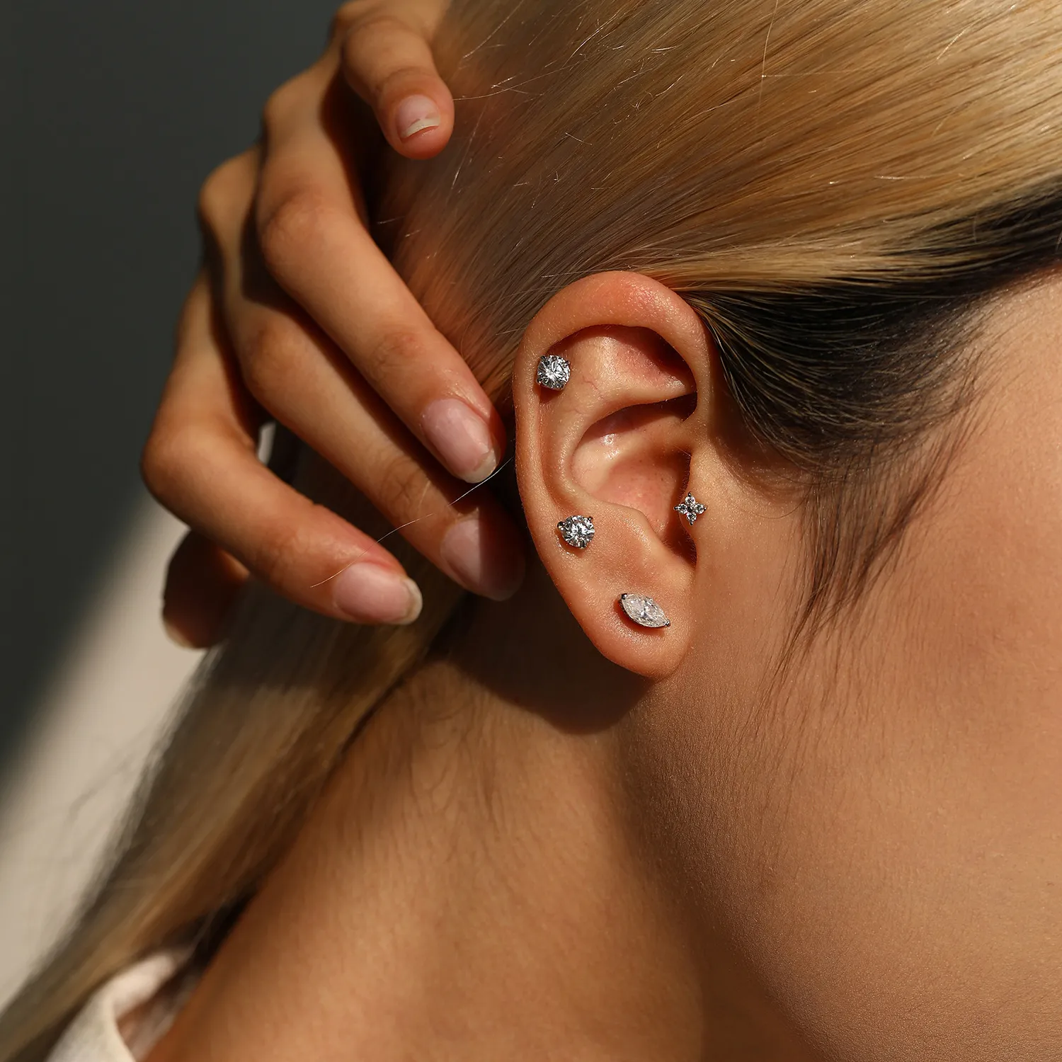 Wholesale 925 Sterling Silver Round Moissanite Cartilage Stud 110100095 - image1
