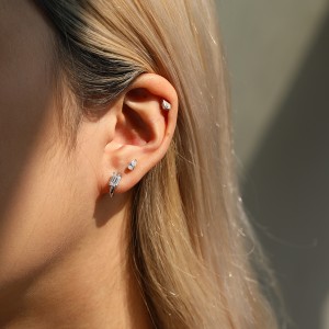 Wholesale 925 Sterling Silver Pear Cut Moissanite Cartilage Stud 110100097