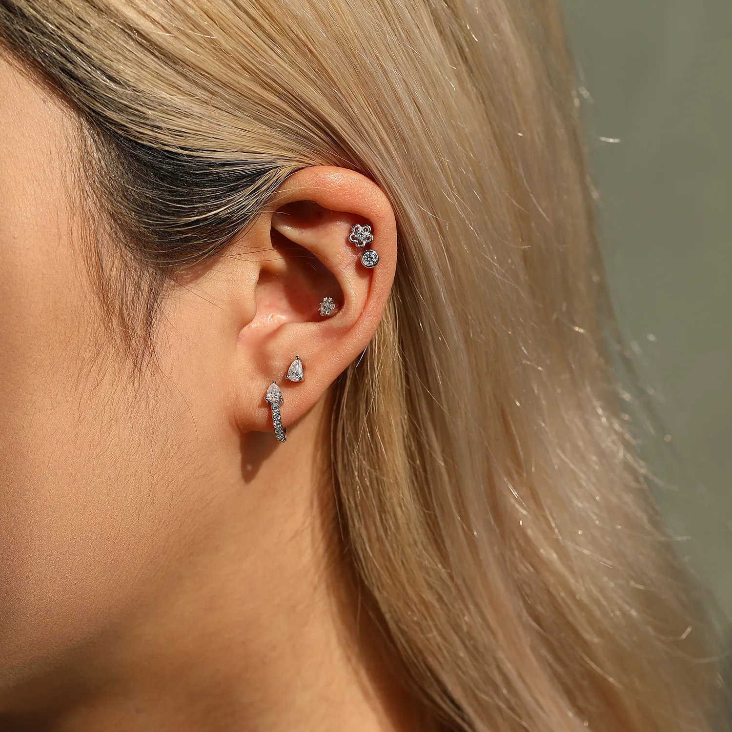 Wholesale 925 Sterling Silver Moissanite Flower Cartilage Stud 110100099 - image1
