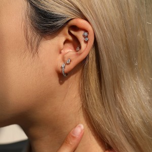 Wholesale 925 Sterling Silver Moissanite Flower Cartilage Stud 110100099