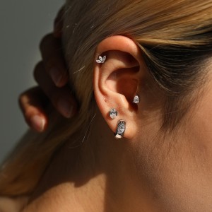 Wholesale 925 Sterling Silver Pear Cut Moissanite Cartilage Stud 110100100 Wholesale 925 Sterling Silver Pear Cut Moissanite Cartilage Stud 110100100