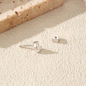 Wholesale 925 Sterling Silver Pear Cut Moissanite Cartilage Stud 110100100 Wholesale 925 Sterling Silver Pear Cut Moissanite Cartilage Stud 110100100