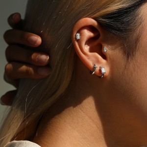 Wholesale 925 Sterling Silver Kite Cut Moissanite Cartilage Stud 110100101 Wholesale 925 Sterling Silver Kite Cut Moissanite Cartilage Stud 110100101