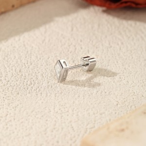 Wholesale 925 Sterling Silver Kite Cut Moissanite Cartilage Stud 110100101 Wholesale 925 Sterling Silver Kite Cut Moissanite Cartilage Stud 110100101