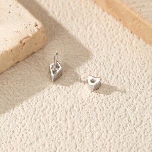 Wholesale 925 Sterling Silver Kite Cut Moissanite Cartilage Stud 110100101 Wholesale 925 Sterling Silver Kite Cut Moissanite Cartilage Stud 110100101