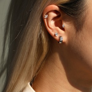 Wholesale 925 Sterling Silver Moissanite Crown Cartilage Stud 110100103