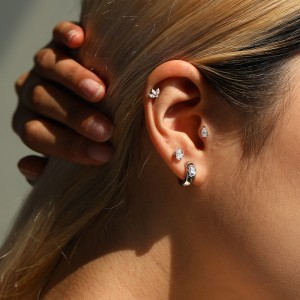 Wholesale 925 Sterling Silver Moissanite Crown Cartilage Stud 110100103
