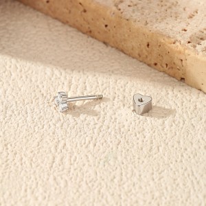 Wholesale 925 Sterling Silver Moissanite Cluster Cartilage Stud 110100108 Wholesale 925 Sterling Silver Moissanite Cluster Cartilage Stud 110100108