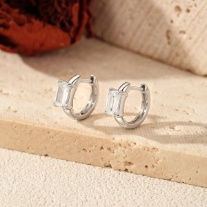 Wholesale 925 Sterling Silver 0.8ct Moissanite Huggie Hoop Earrings 110100118 Wholesale 925 Sterling Silver 0.8ct Moissanite Huggie Hoop Earrings 110100118