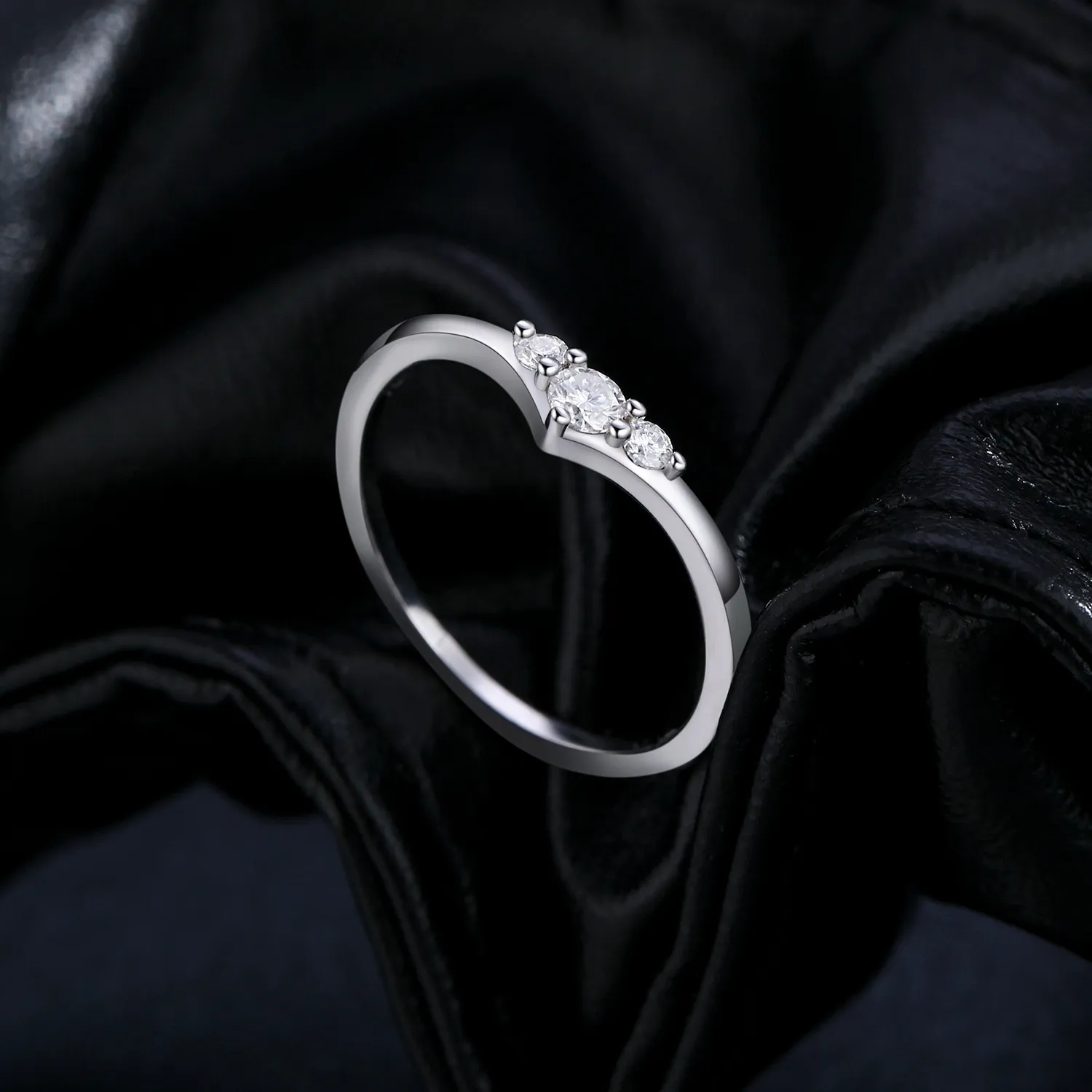 S925 Geometric Arrow Moissanite Ring 110200012 - image2