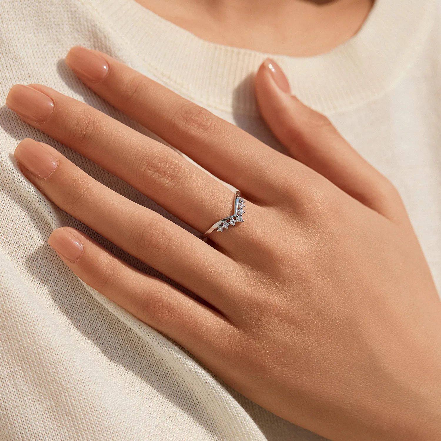 Wholesale 925 Sterling Silver Moissanite V-Shaped Crown Ring 110200093 - image1