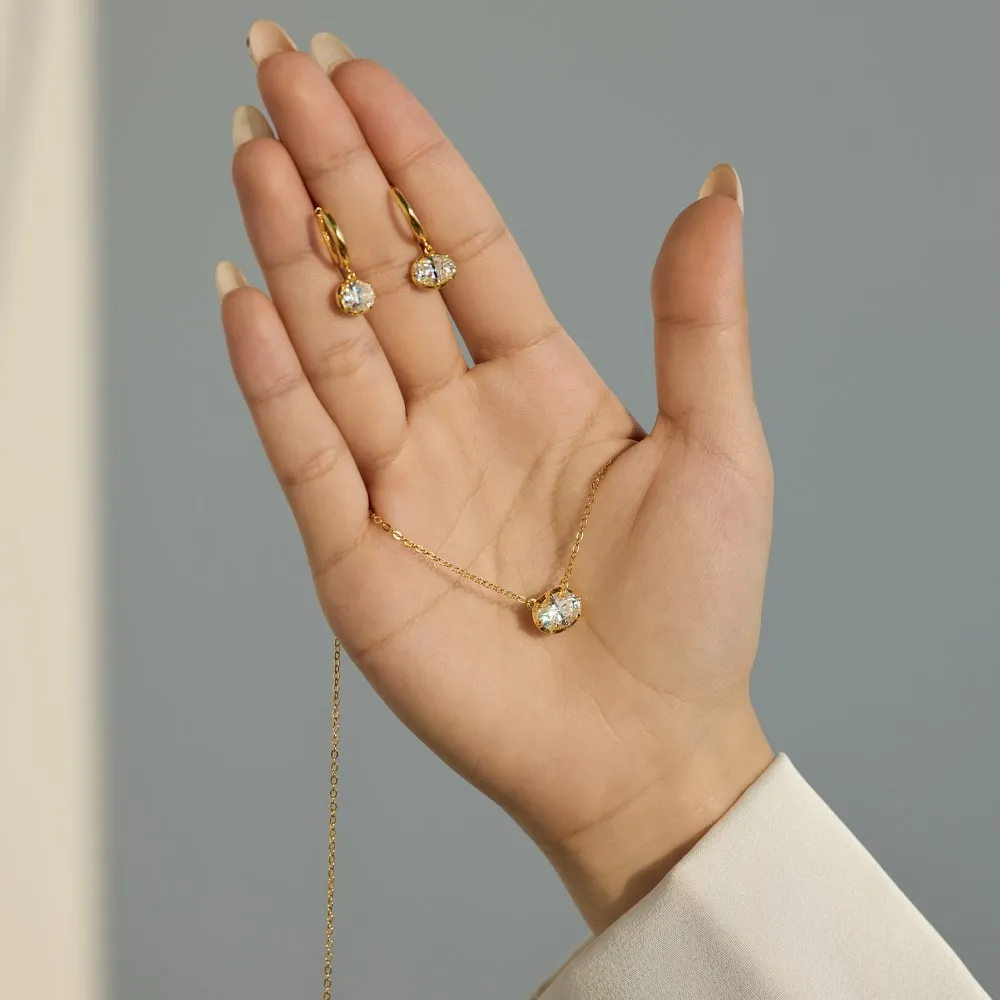 925 Sterling Silver Classic 8-Prong Oval Zirconia Moissanite Necklace 110300041 - image3