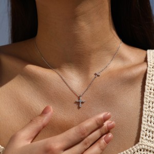 Wholesale 925 Sterling Silver Moissanite Double Cross Necklace 110300044