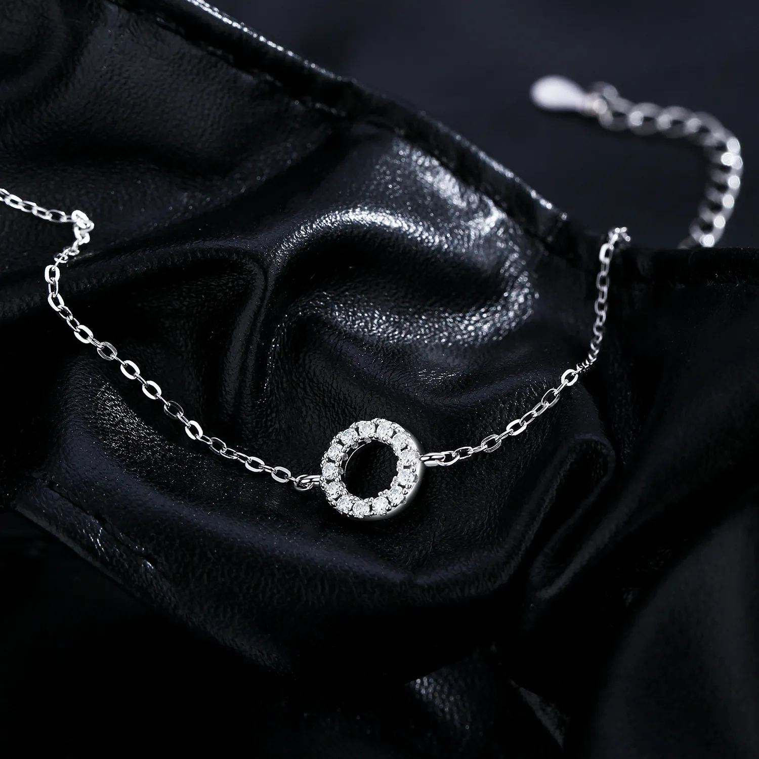 S925 Circle Moissanite Geometric Bracelet 110400009 - image2